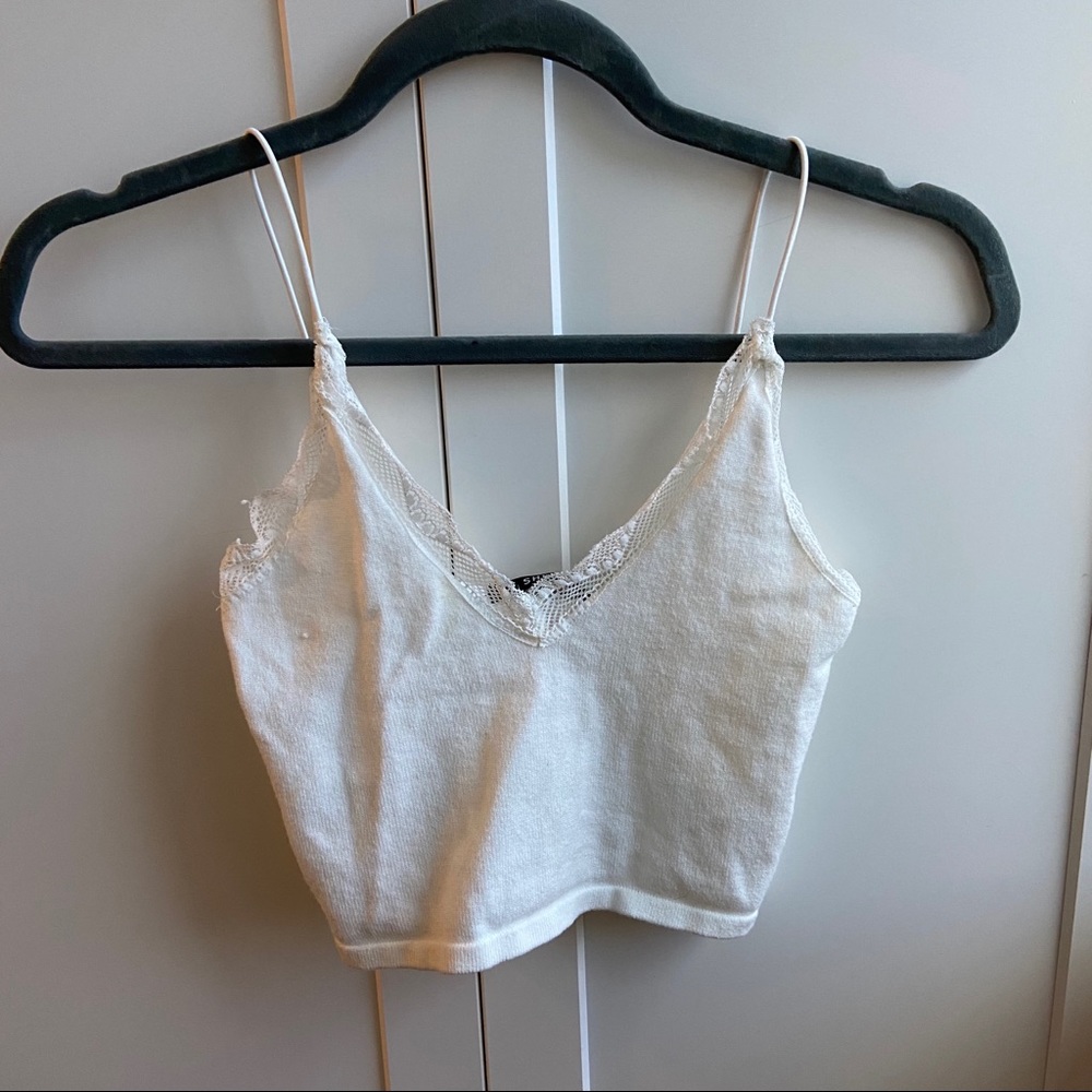 Lace trim crop top